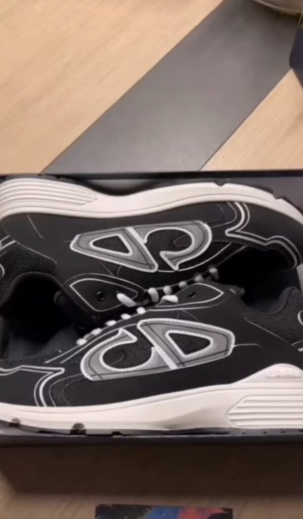 Image #1 from Tom Peckett