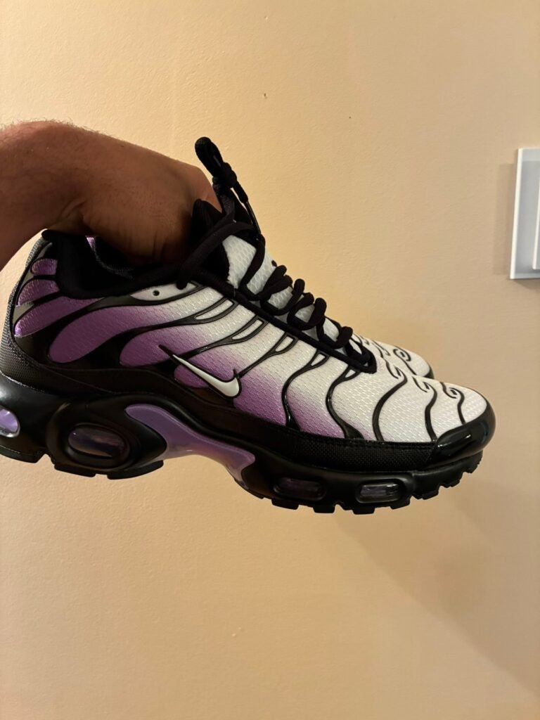 Image #1 from Chloe Kent