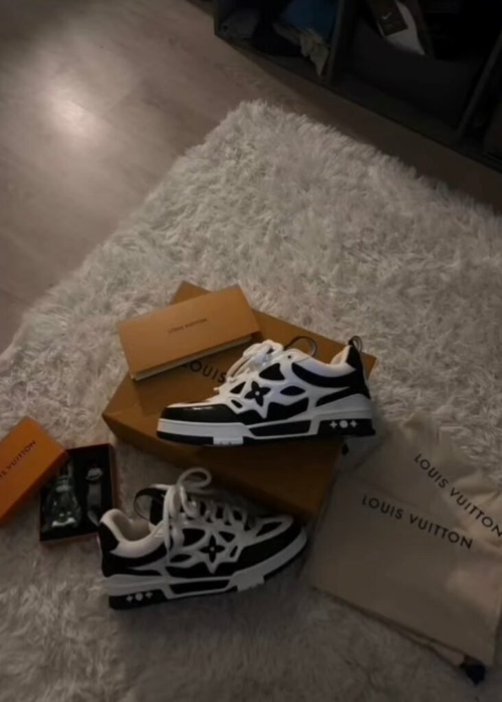 Image #1 from Isobel Lees